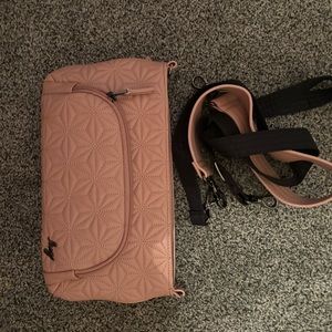 Flyer VL convertible crossbody bag -Blush. Two straps EUC